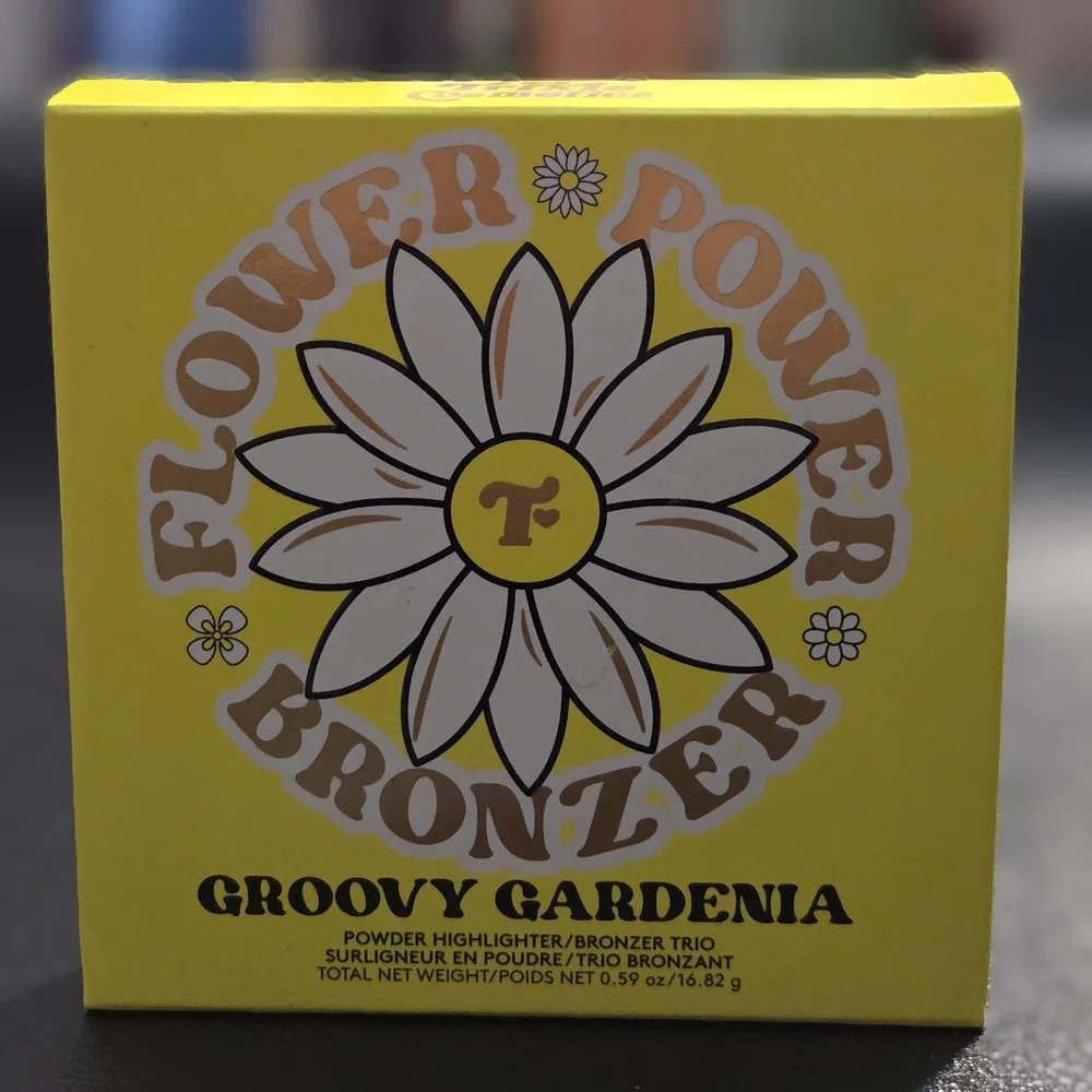 🎁Trixie Cosmetics Flower Power Bronzer and Highlighter in Shade Groovy Gardenia